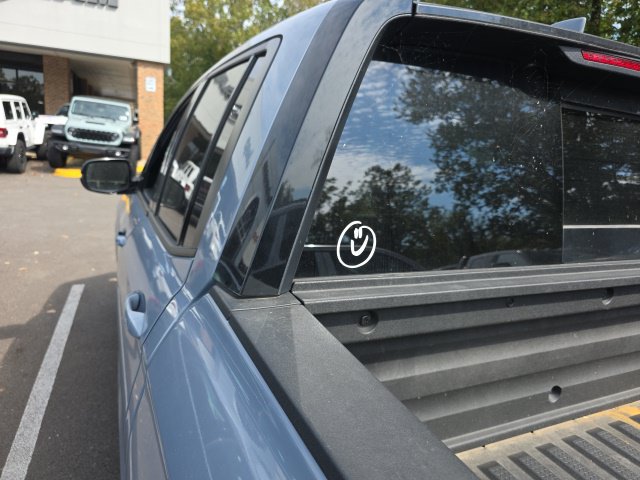 Used 2025 Honda Ridgeline Black Edition image 11