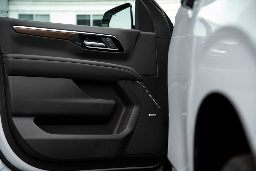 New 2026 Chevrolet Tahoe High Country AWD/4WD image 9