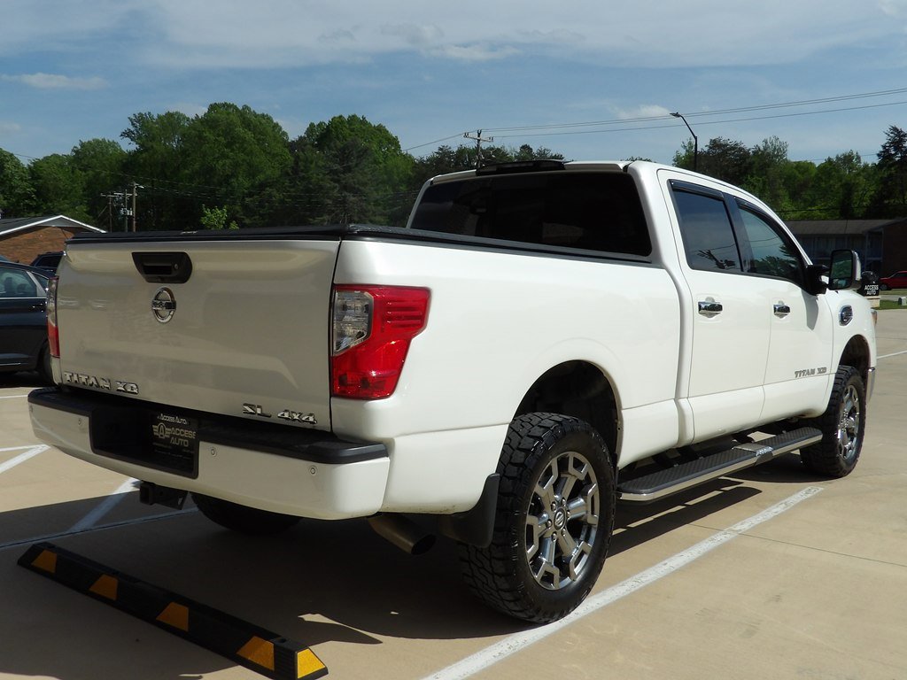 Used 2017 Nissan Titan SL w/ Chrome Package image 5