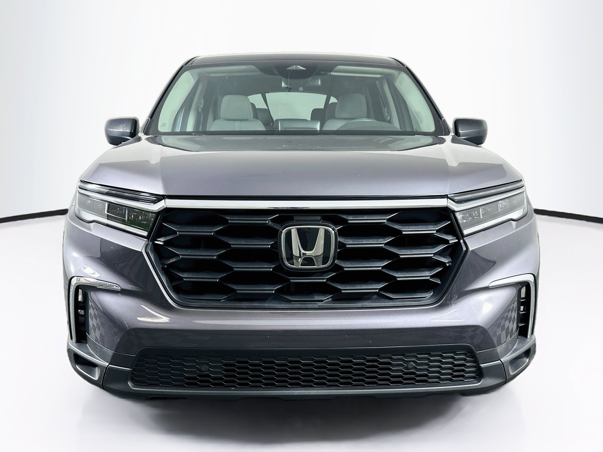 Used 2023 Honda Pilot LX image 2