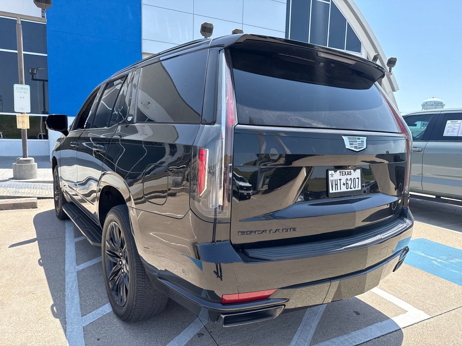 Used 2022 Cadillac Escalade Sport RWD image 9