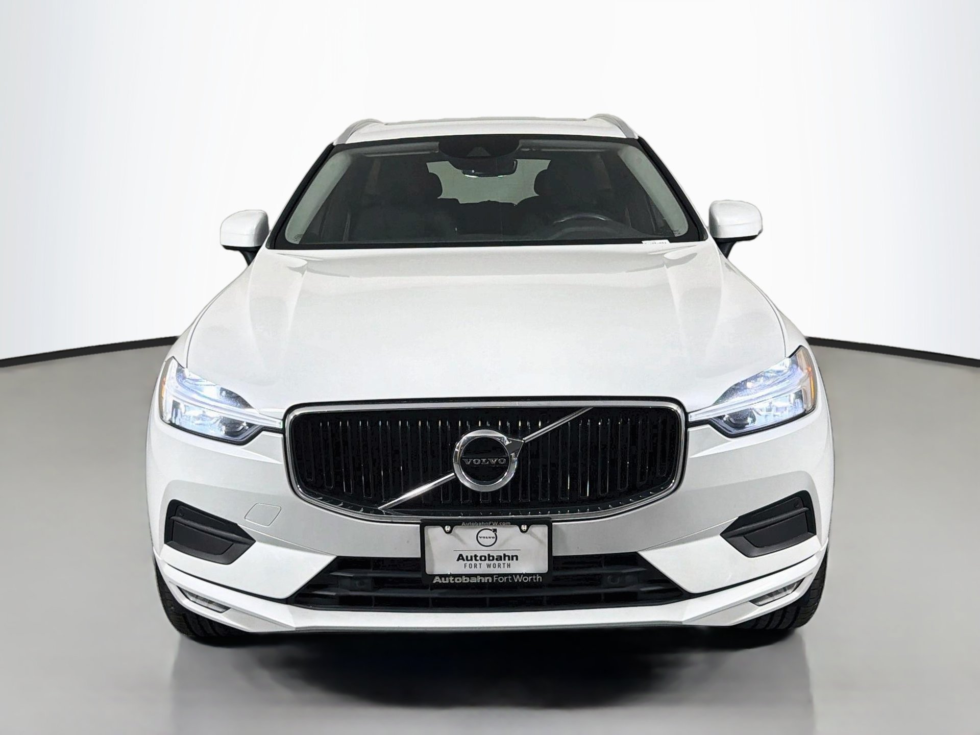 Used 2021 Volvo XC60 T5 Momentum w/ Premium Package FWD image 2