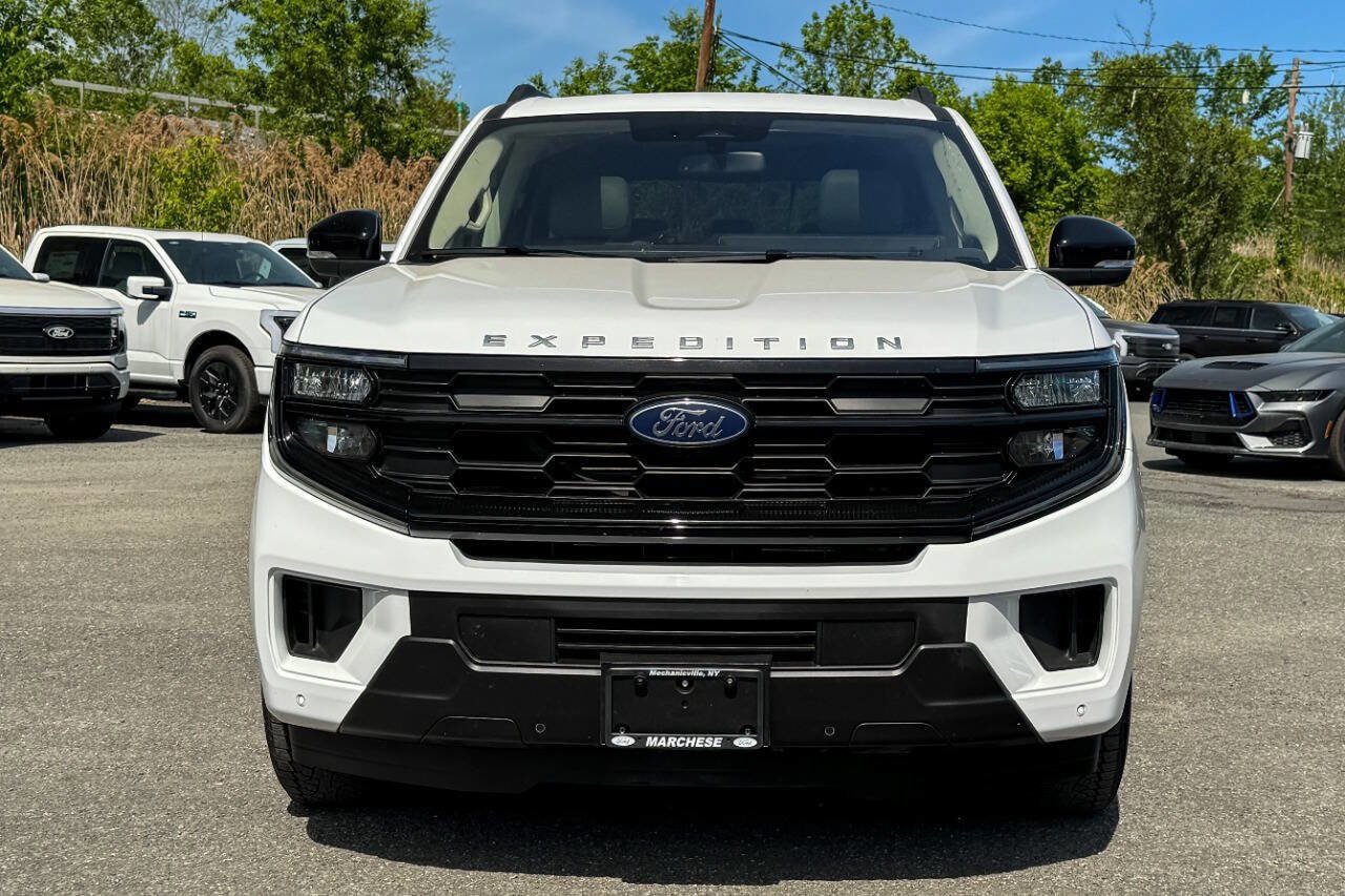 Used 2025 Ford Expedition Active AWD/4WD image 8