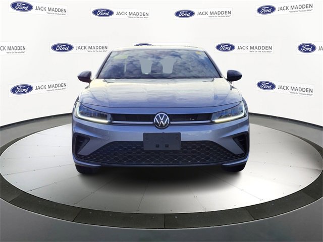 Used 2025 Volkswagen Jetta Sport image 8