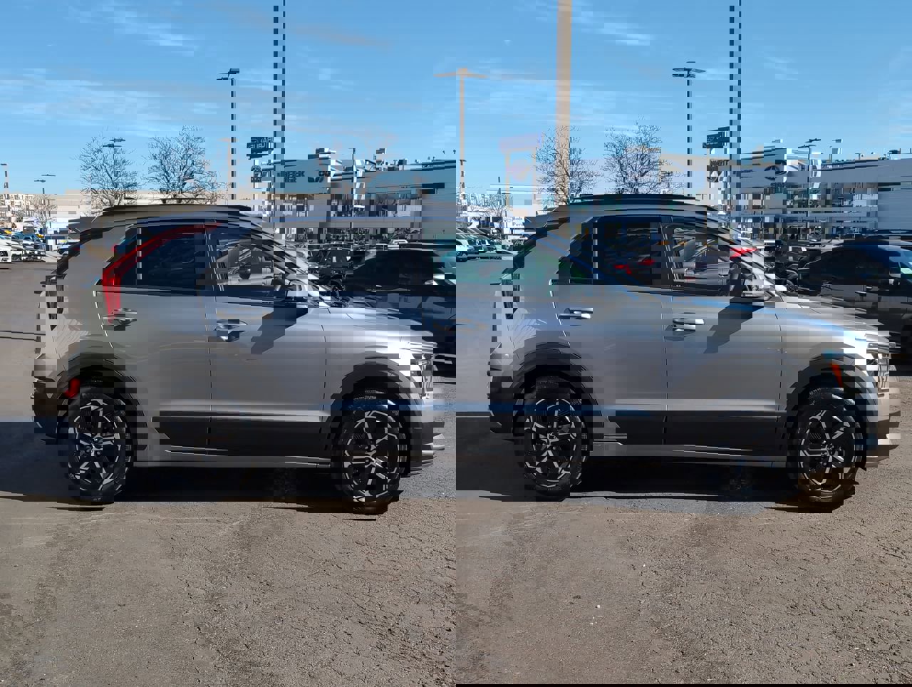 Used 2023 Kia Niro EX image 8