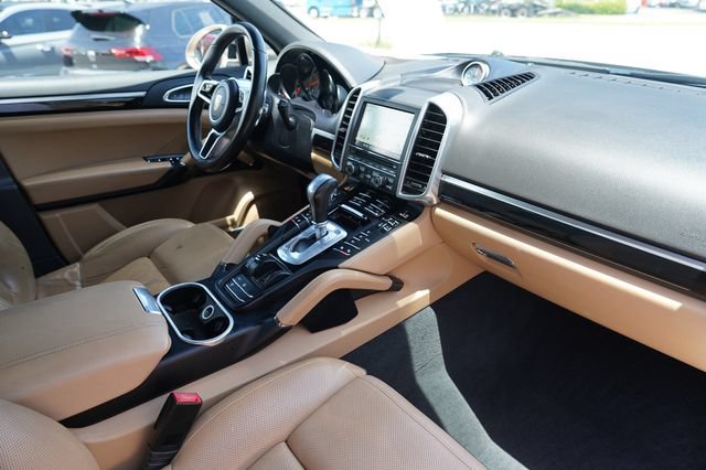 Used 2016 Porsche Cayenne AWD/4WD image 22