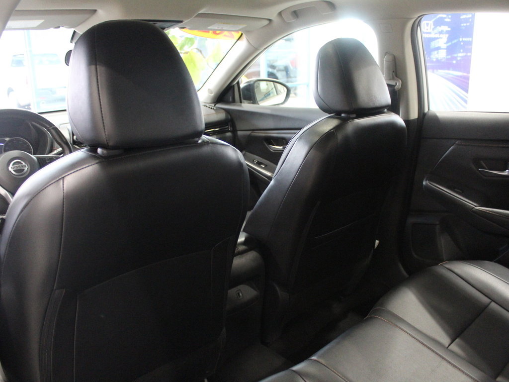 Used 2022 Nissan Sentra SR w/ SR Premium Package image 15