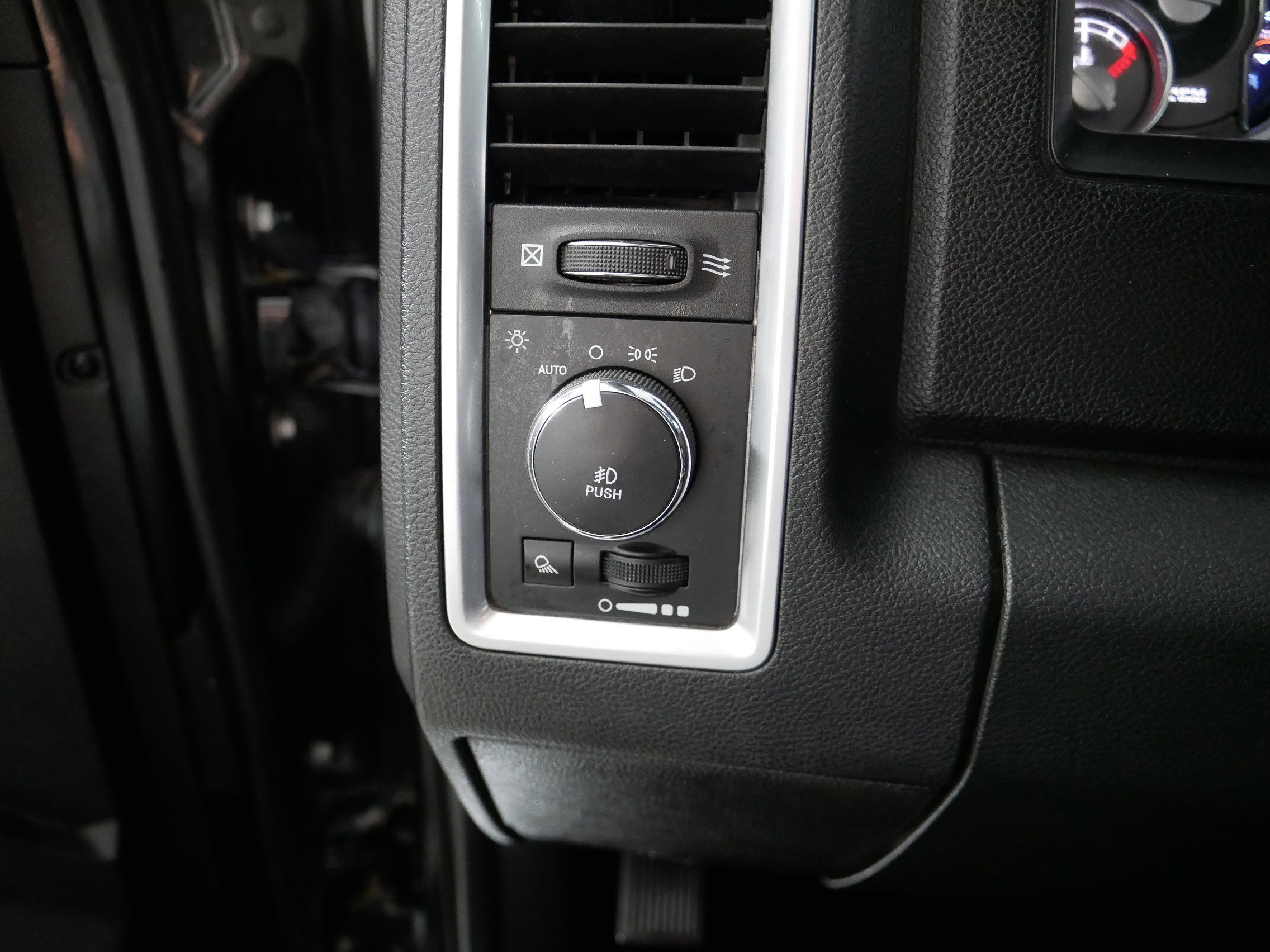 Used 2016 RAM 1500 Limited AWD/4WD image 26