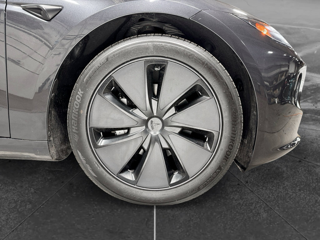 Used 2025 Tesla Model 3 Long Range AWD/4WD image 33