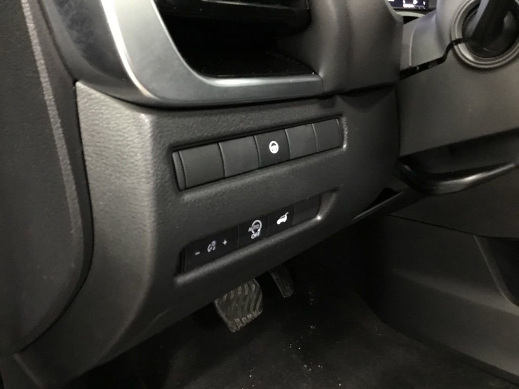 Used 2024 Nissan Rogue SL w/ SL Premium Package image 8