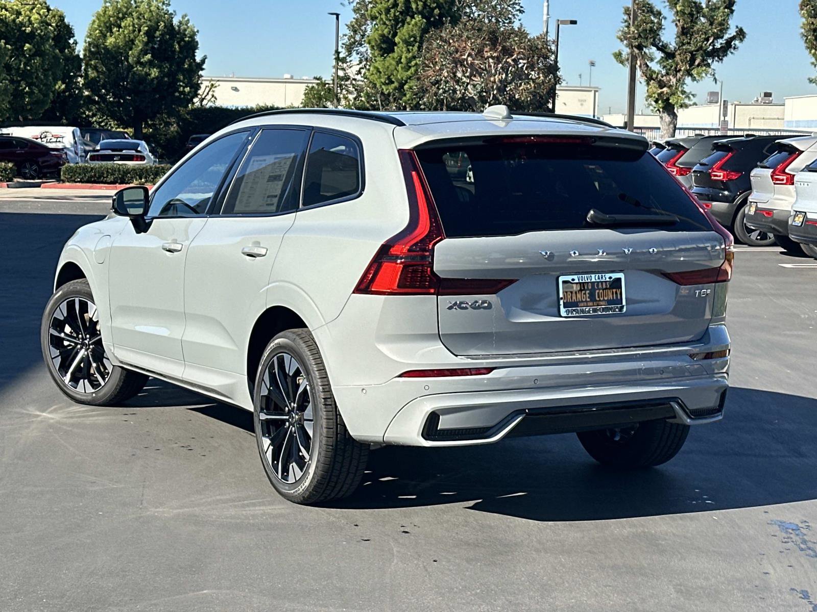 New 2026 Volvo XC60 T8 Plus w/ Climate Package AWD/4WD image 5