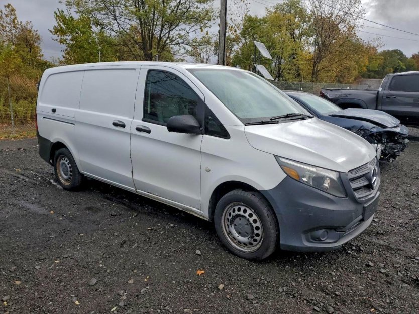 Used 2016 Mercedes-Benz Metris image 1