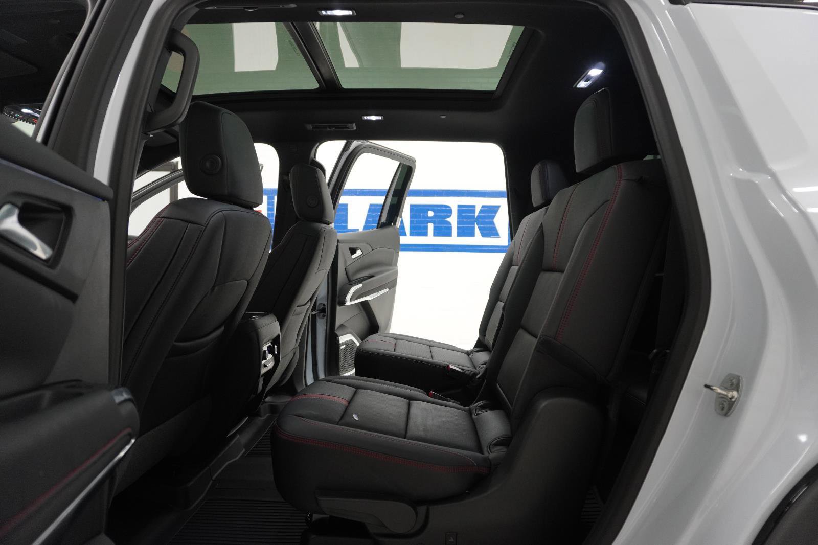 New 2026 Chevrolet Traverse RS w/ LPO, Floor Liner Package image 39