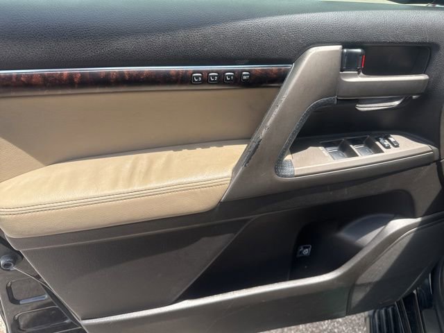 Used 2010 Toyota Land Cruiser AWD/4WD image 26