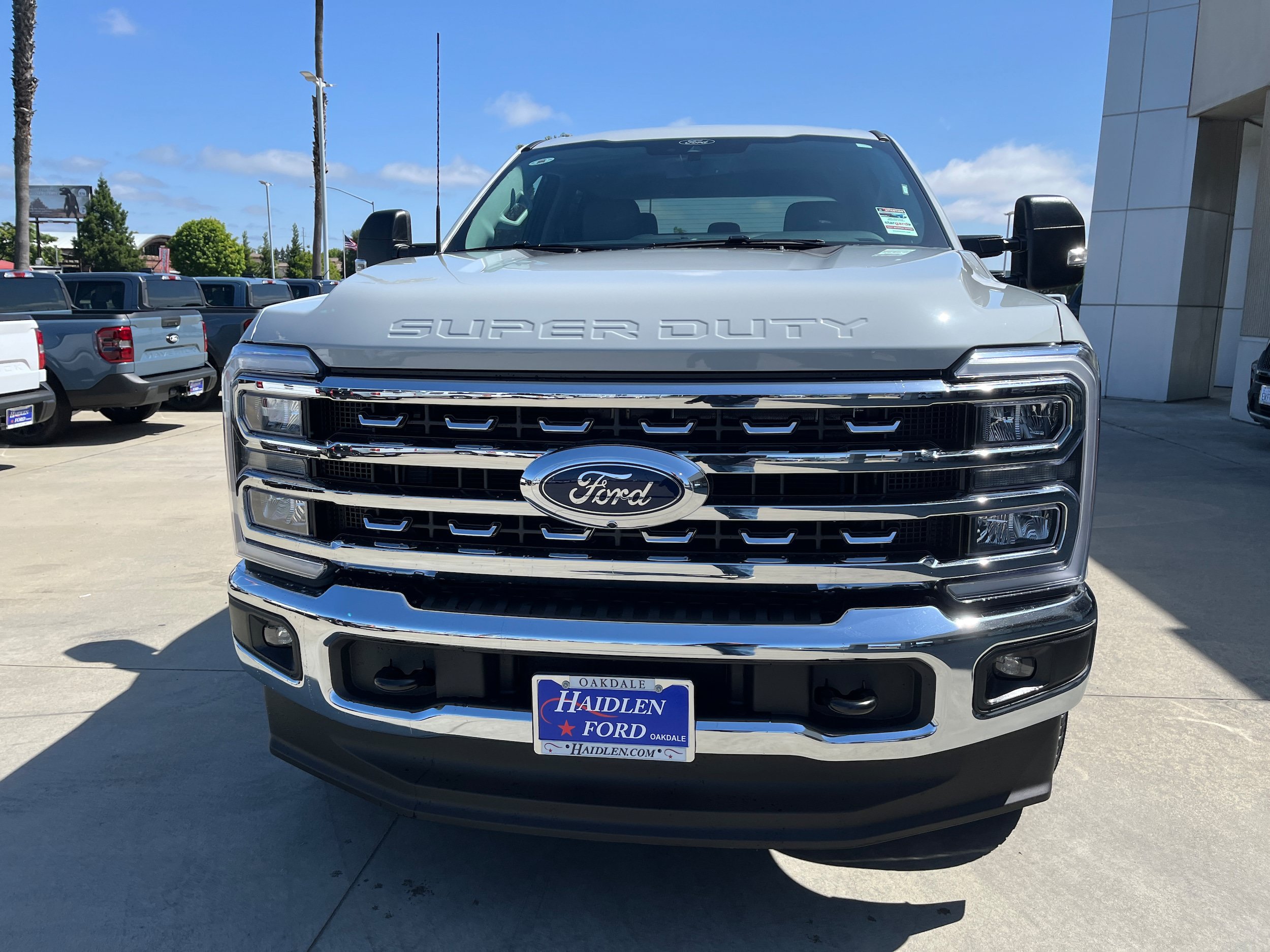 New 2026 Ford F250 XLT w/ XLT Premium Package AWD/4WD image 3