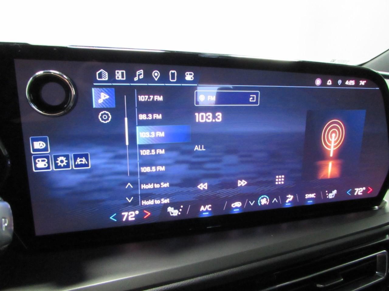 Used 2025 Chevrolet Traverse LT AWD/4WD image 29