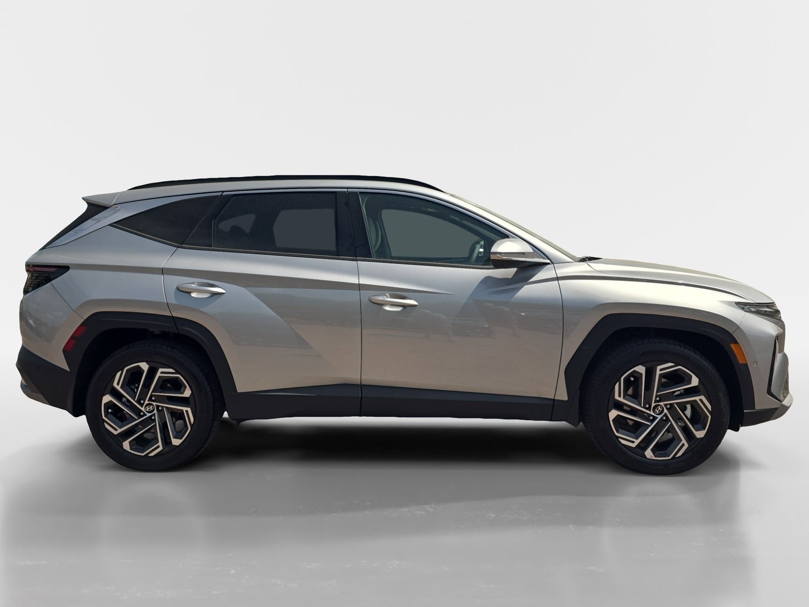 New 2026 Hyundai Tucson Limited FWD image 2