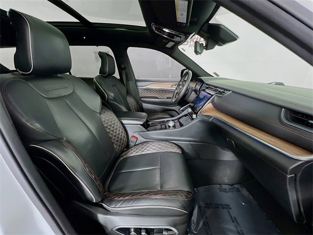 Used 2023 Jeep Grand Cherokee L Summit w/ Advanced Protech Group IV image 43