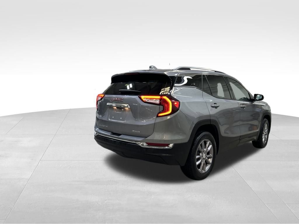 Used 2024 GMC Terrain SLT image 10