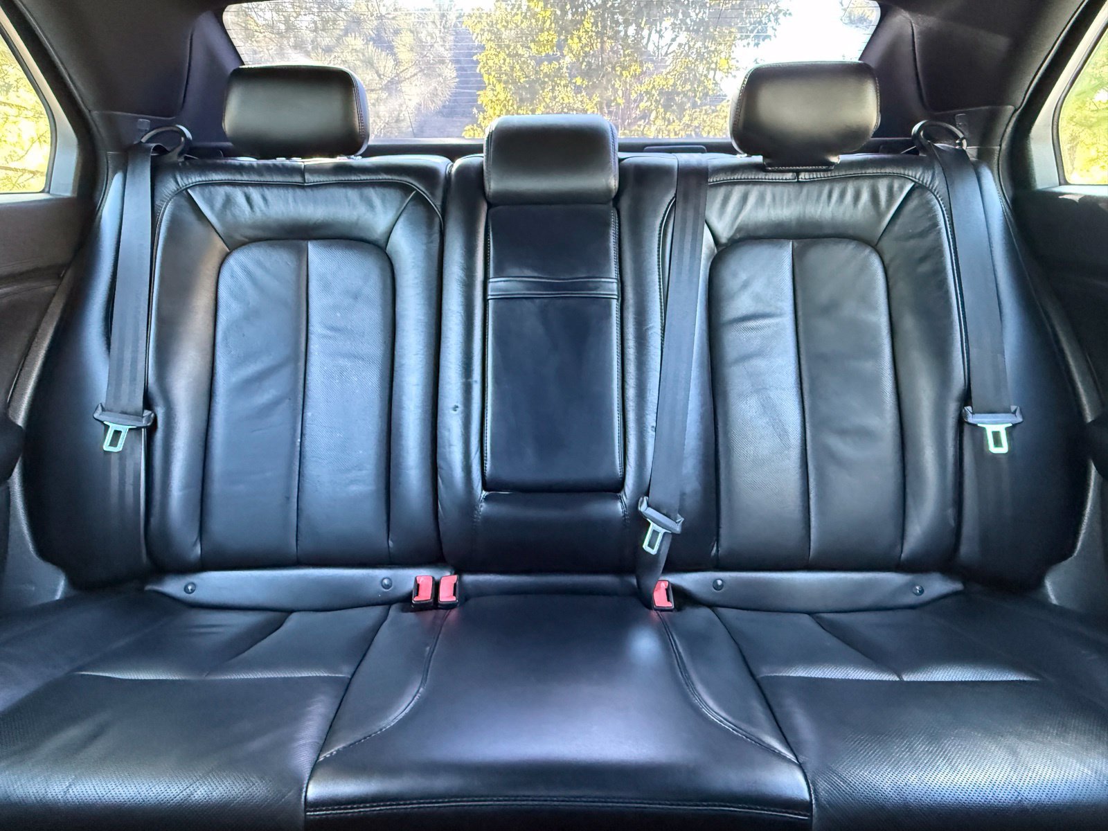 Used 2017 Lincoln Continental Select FWD image 40