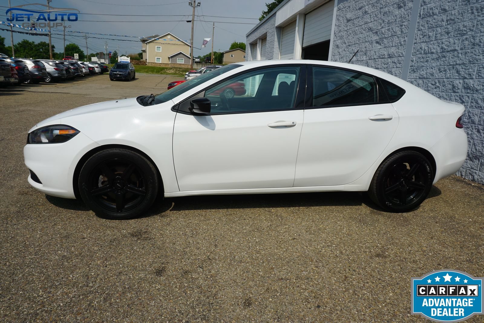 Used 2015 Dodge Dart SXT w/ Sun/Sound Group FWD image 4