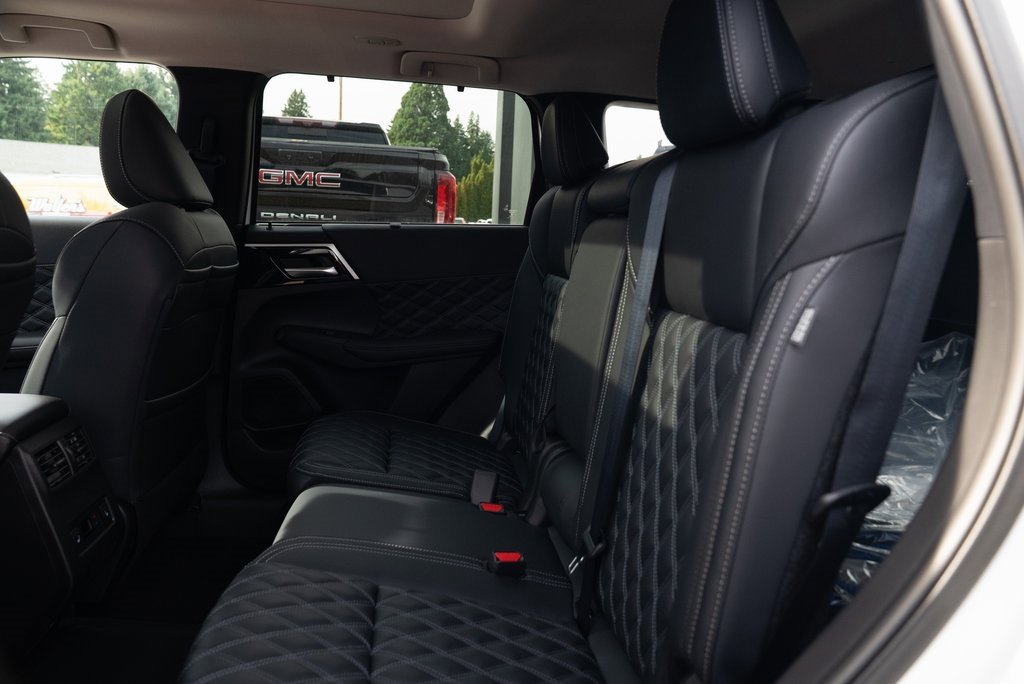 New 2025 Mitsubishi Outlander SEL image 20