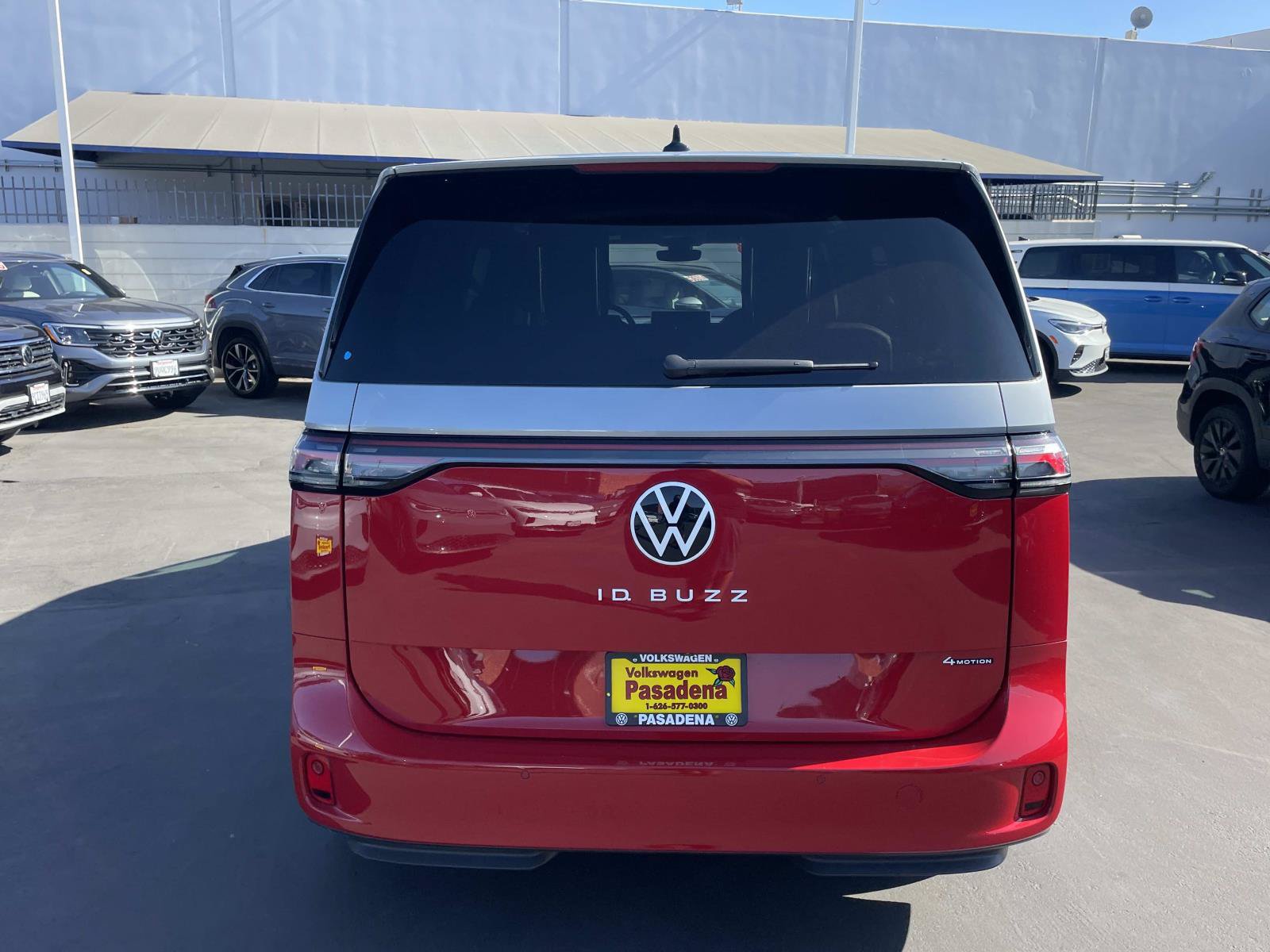 Certified 2025 Volkswagen ID. Buzz Pro S Plus AWD/4WD image 4
