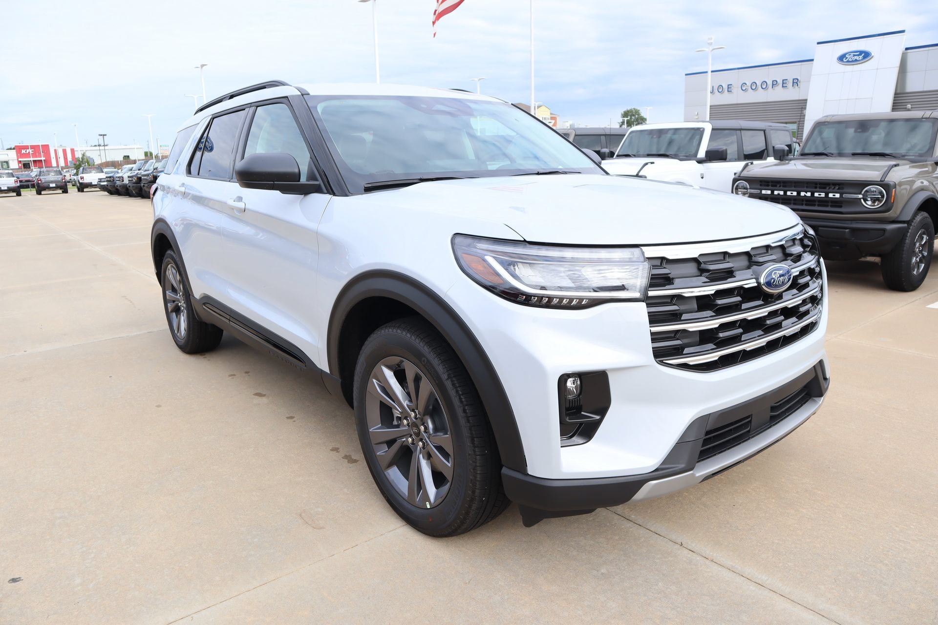 New 2026 Ford Explorer Active w/ Active Comfort Package