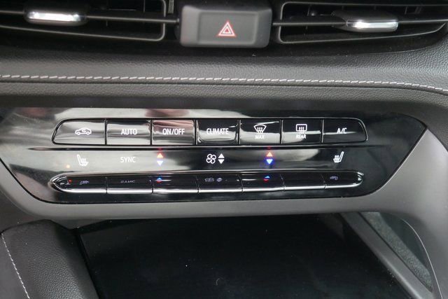 Used 2023 Buick Envision Essence image 21