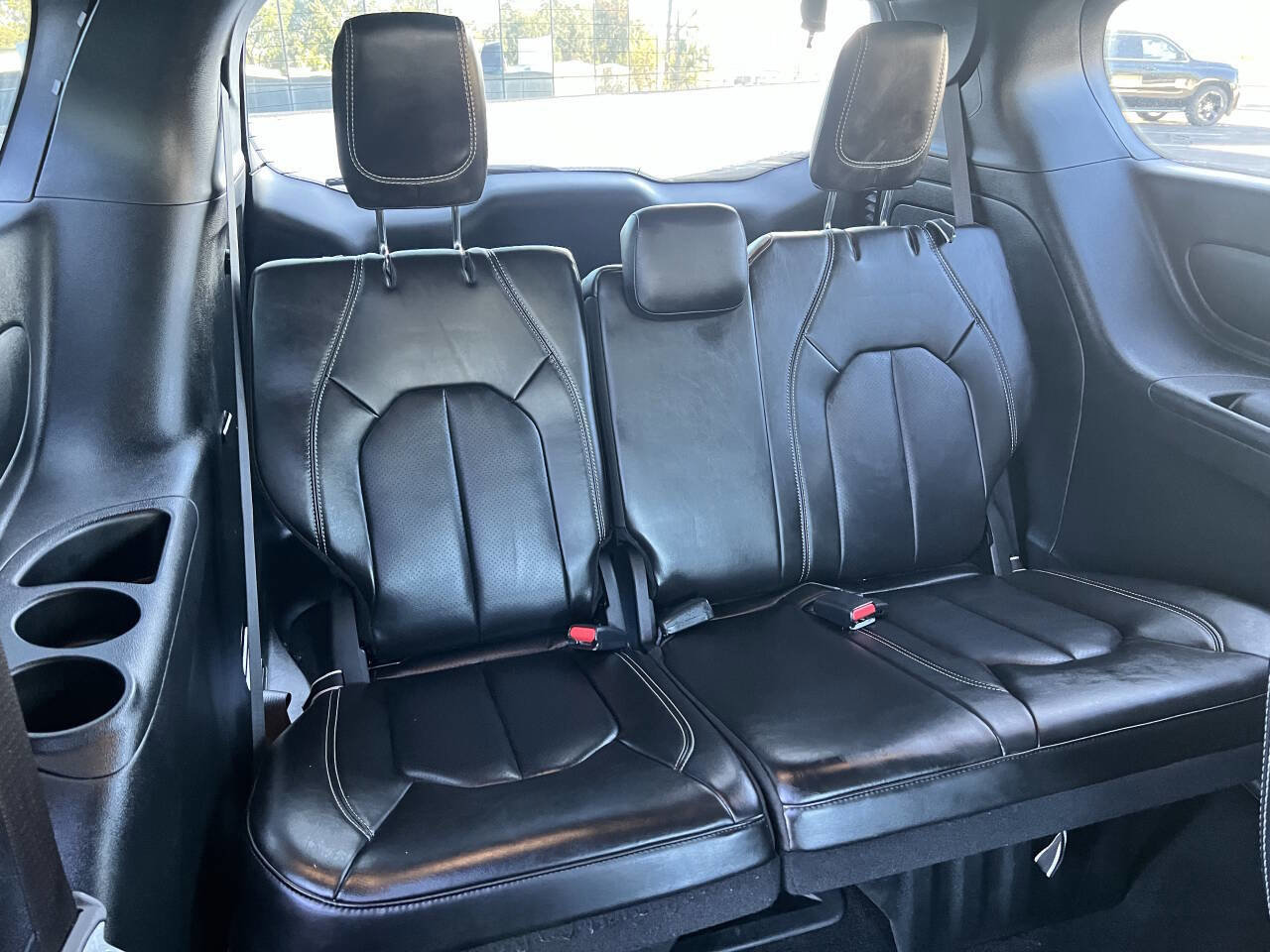 Used 2023 Chrysler Pacifica Touring-L w/ S Appearance Package image 45