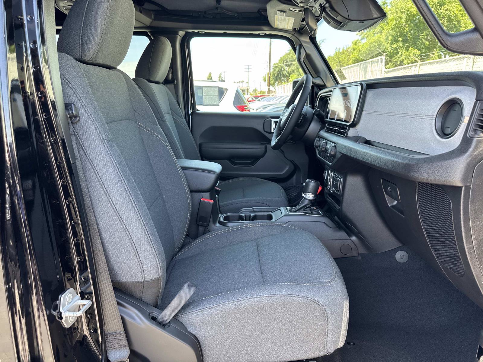 New 2026 Jeep Gladiator Sport AWD/4WD image 32