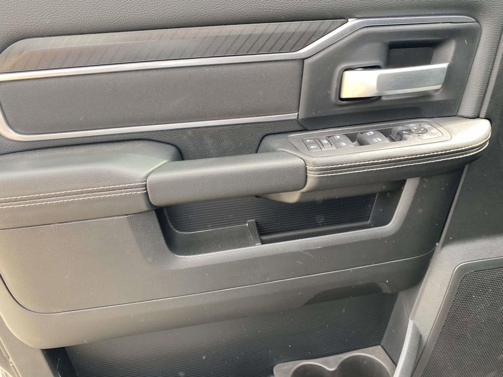 New 2025 RAM 2500 Big Horn AWD/4WD image 12