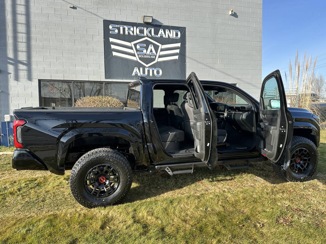 Used 2025 Toyota Tacoma SR5 AWD/4WD image 27