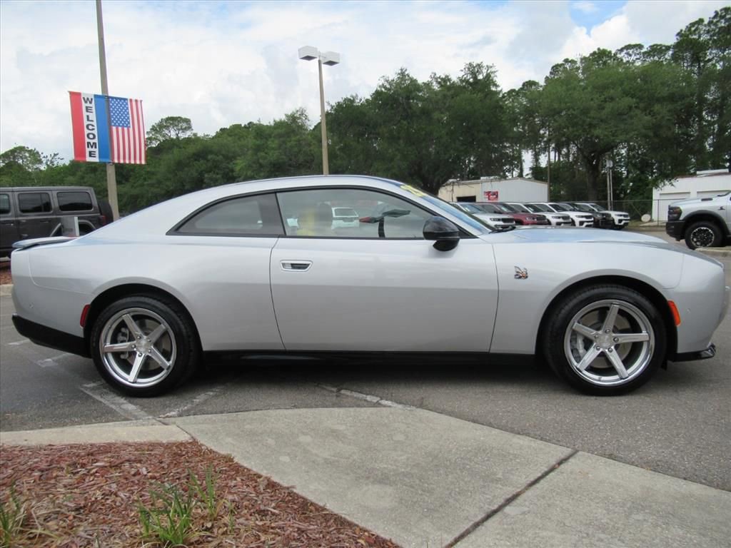 Used 2026 Dodge Charger Scat Pack AWD/4WD image 2