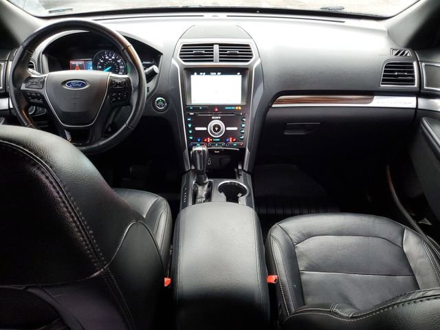 Used 2018 Ford Explorer Limited image 20