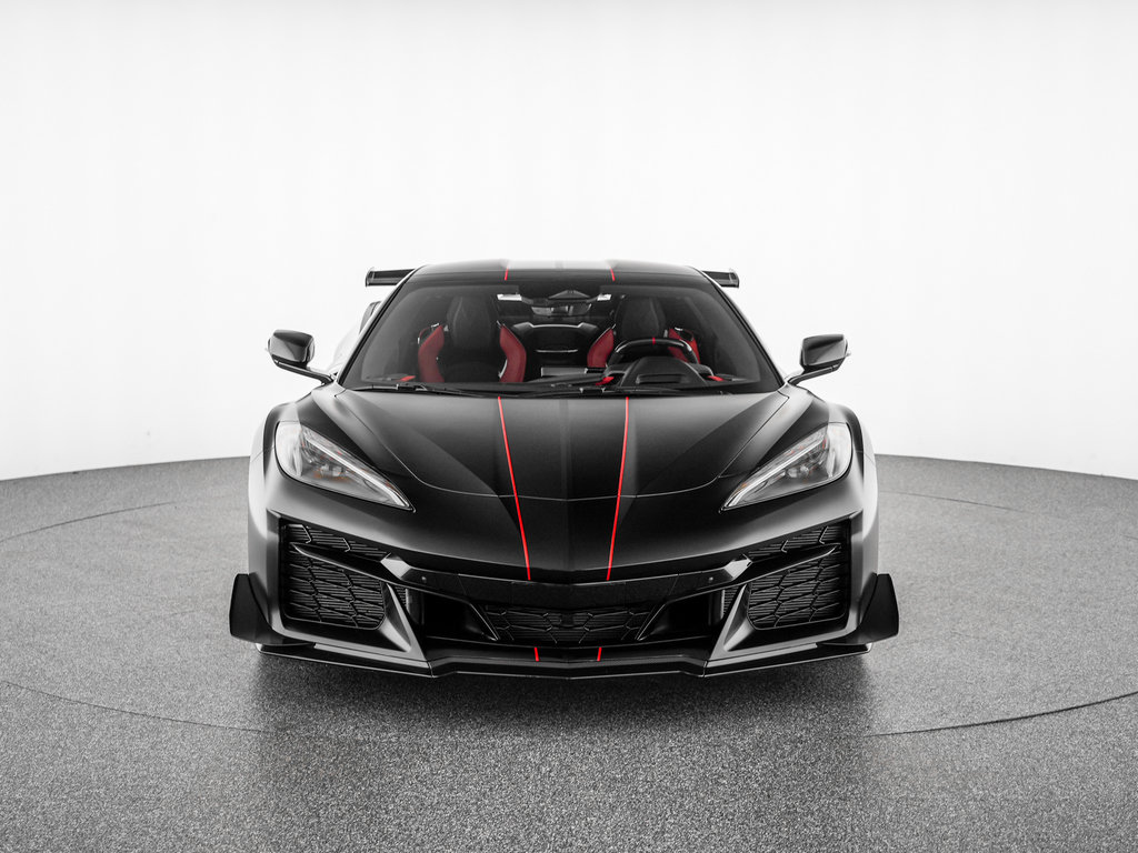Used 2024 Chevrolet Corvette Z06 w/ Z07 Performance Package RWD image 9