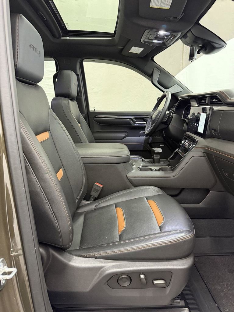 Used 2024 GMC Sierra 1500 AT4 w/ Technology Package image 11