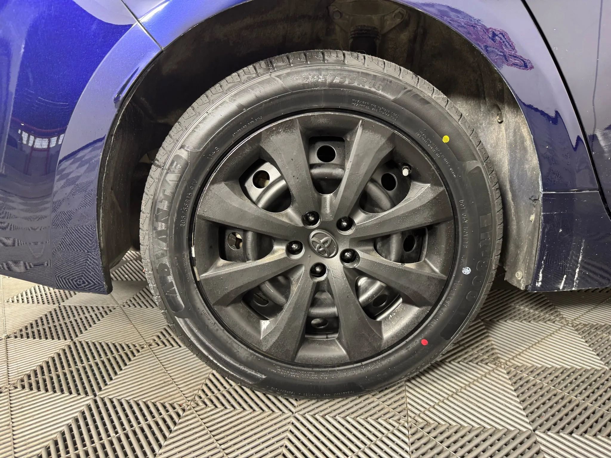 Used 2021 Toyota Corolla LE image 39