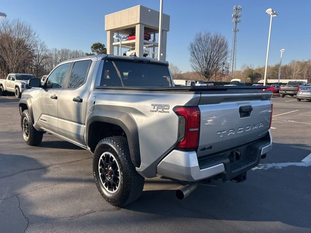 Used 2025 Toyota Tacoma TRD Off-Road image 9