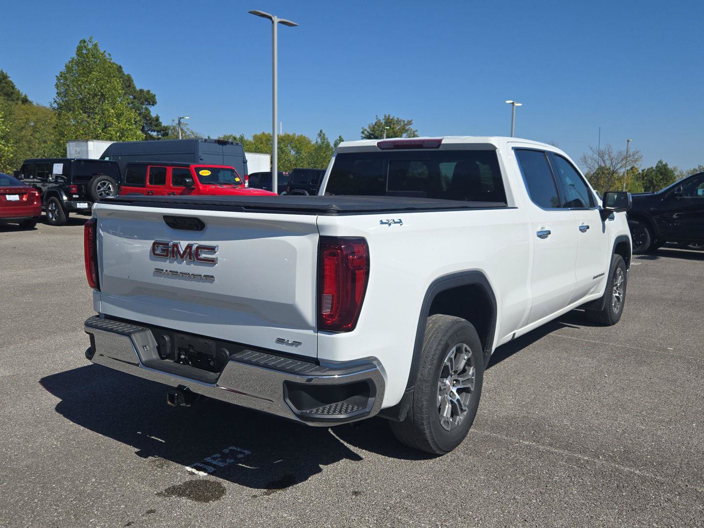 Used 2023 GMC Sierra 1500 SLT w/ SLT Convenience Package AWD/4WD image 7