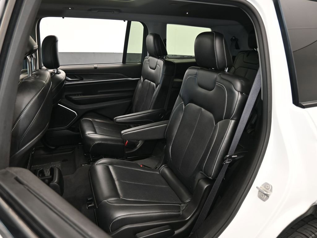 Used 2021 Jeep Grand Cherokee L Limited w/ Luxury Tech Group II image 36