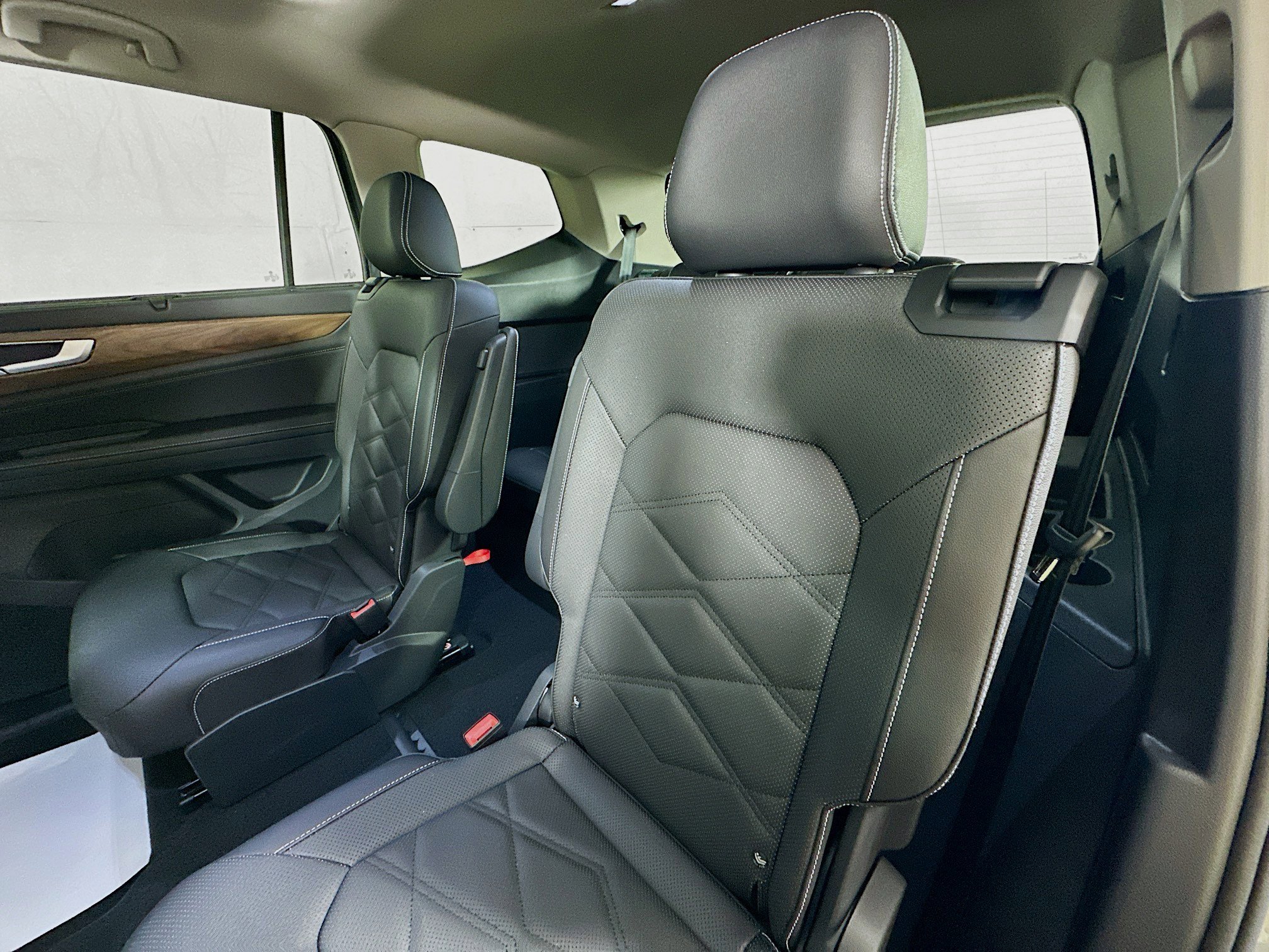 New 2025 Volkswagen Atlas SE image 23