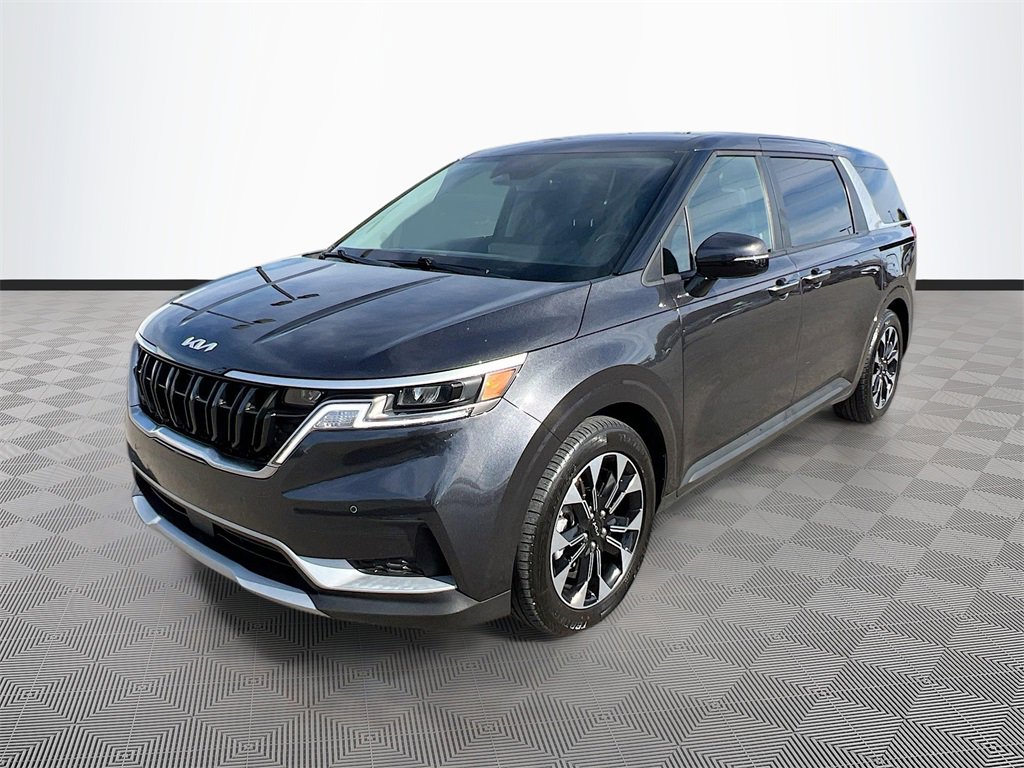 Used 2024 Kia Carnival EX image 3