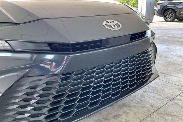 Used 2025 Toyota Camry SE w/ Multimedia Upgrade Package FWD image 28