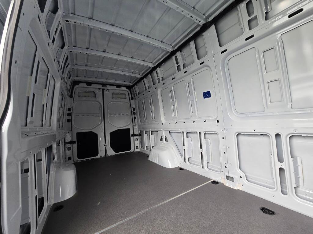 New 2025 Mercedes-Benz eSprinter 170 Cargo image 21