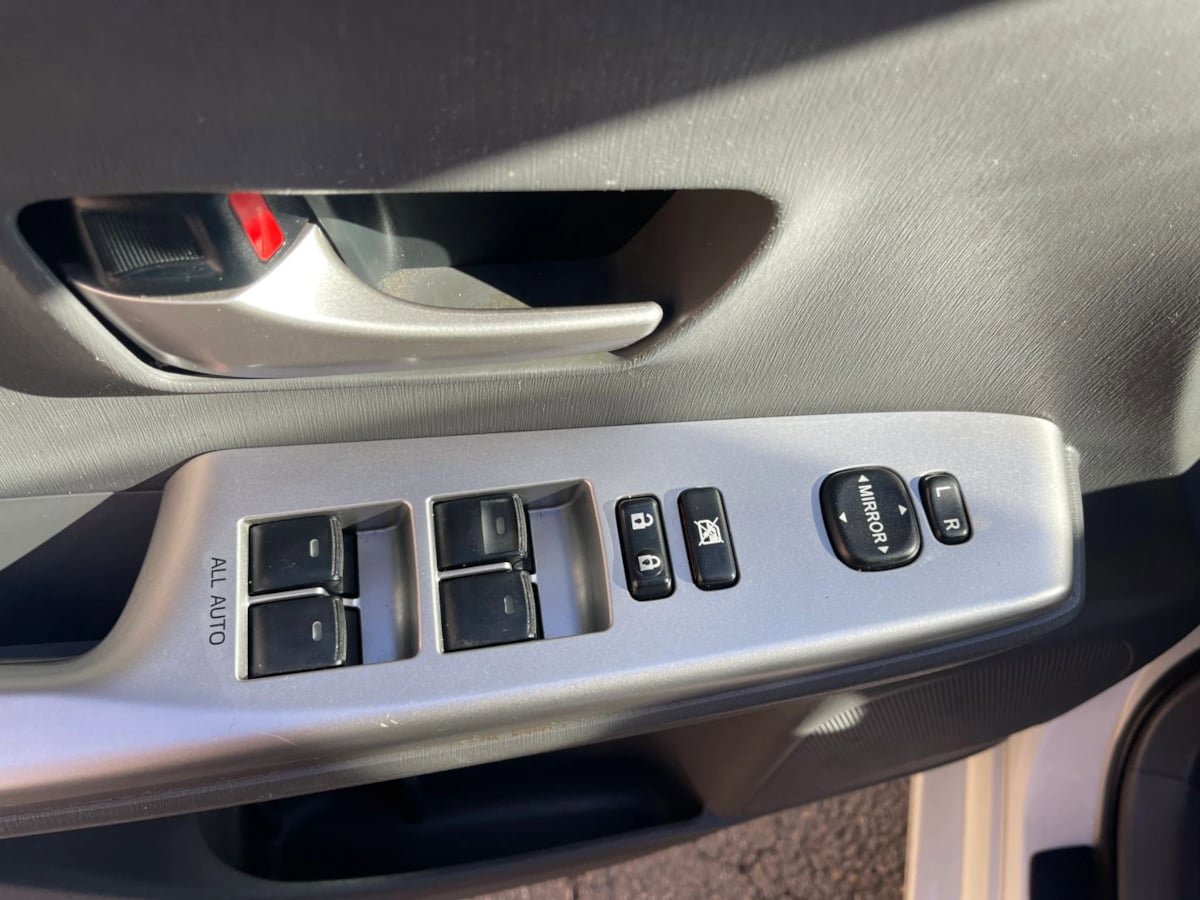 Used 2012 Toyota Prius V Five FWD image 17