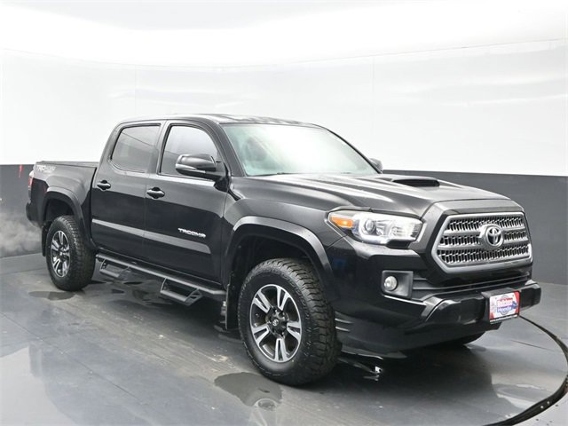 Used 2017 Toyota Tacoma SR5 image 8