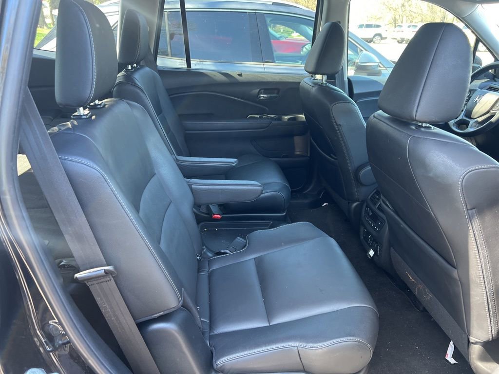 Used 2022 Honda Pilot Touring image 11