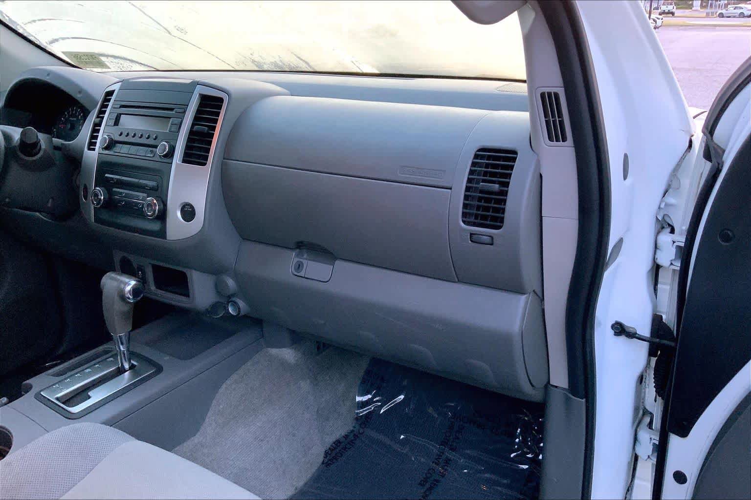Used 2015 Nissan Frontier S RWD image 16