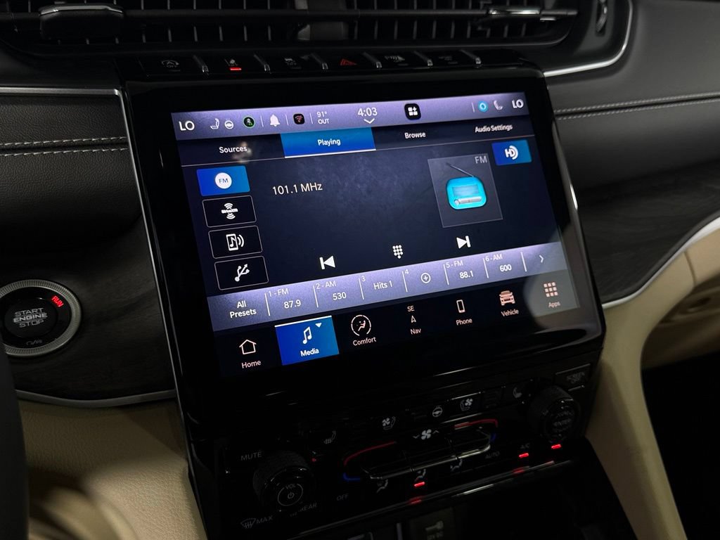 Certified 2025 Jeep Grand Cherokee L Limited w/ Luxury Tech Group II RWD image 17